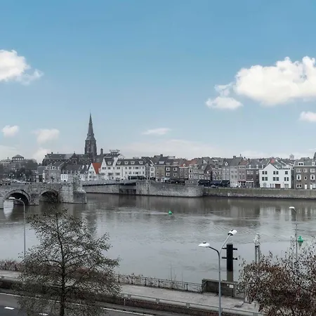 Easyhotel Centre فندق