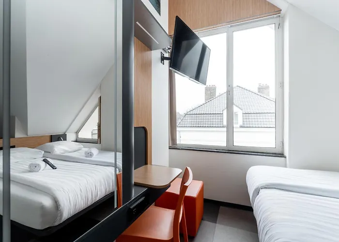 Easyhotel Centre 2*