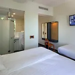 Easyhotel Centre Hotel