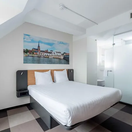 Easyhotel Centre