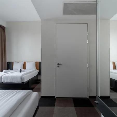 Hotel Easyhotel Centre 2*