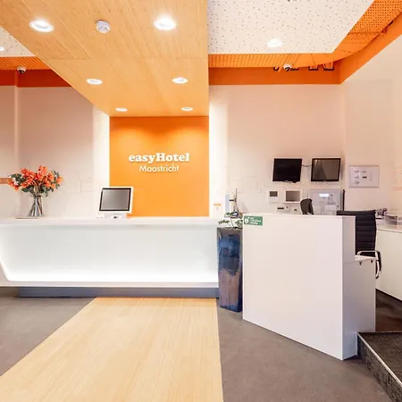 Easyhotel Centre ホテル