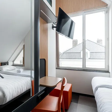Easyhotel Centre 2*