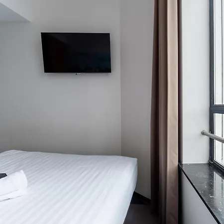 Easyhotel Centre Hotel 2*