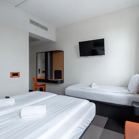 Hotel Easyhotel Centre