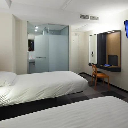 Easyhotel Centre 2*