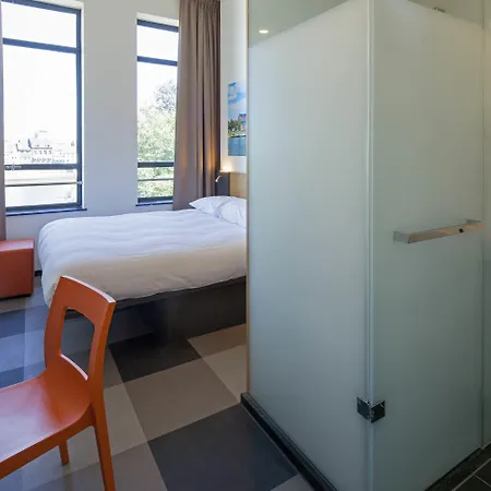 Easyhotel Centre 酒店