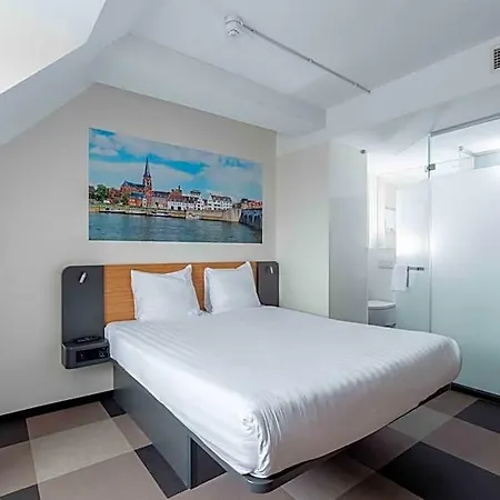 Easyhotel Centre