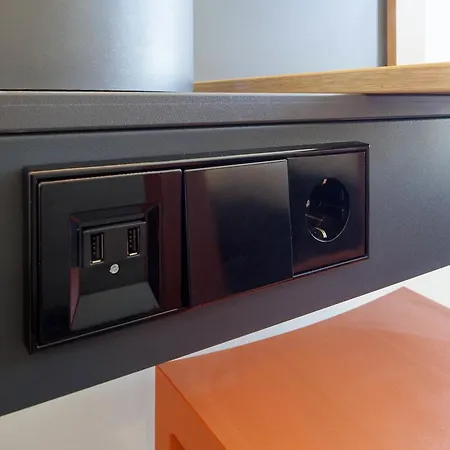 Easyhotel Centre 2*
