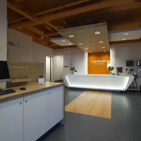 Hotel Easyhotel Centre