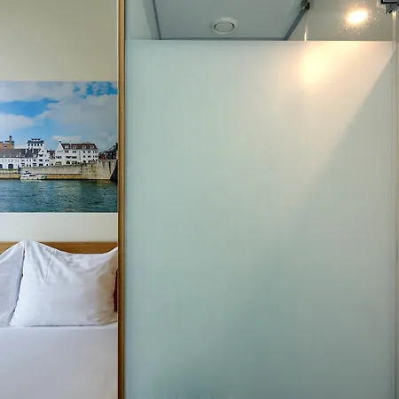 Easyhotel Centre Hotel