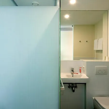 Hotel Easyhotel Centre 2*