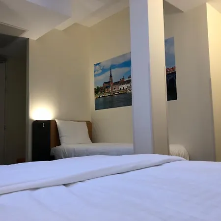 Easyhotel Centre 酒店 2*