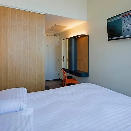 Easyhotel Centre Hotel