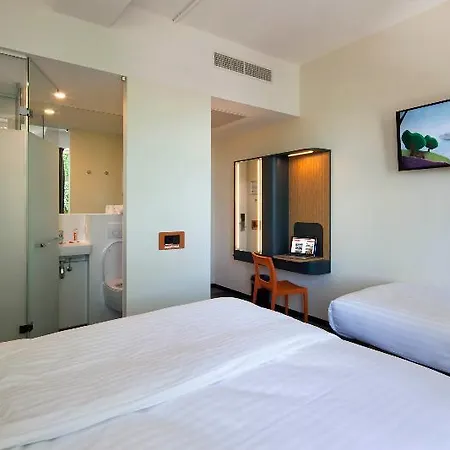 Hotel Easyhotel Centre