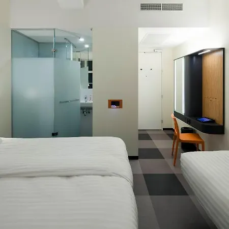 Easyhotel Centre Hotel