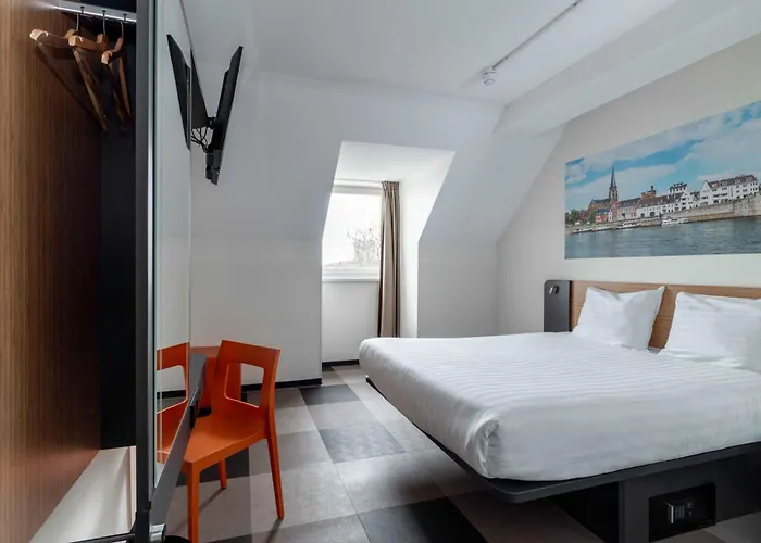 Hotel Easyhotel Centre 2*