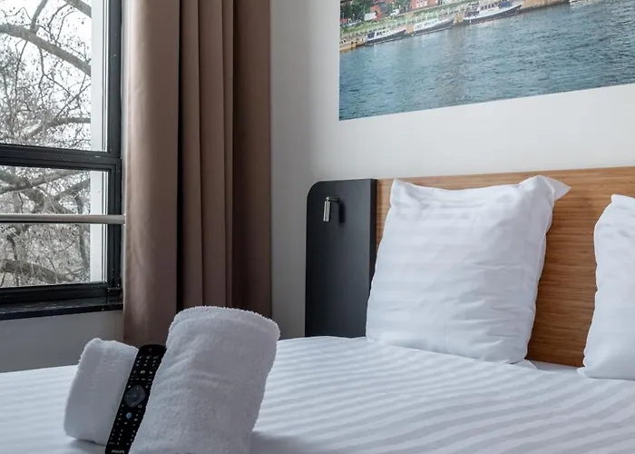 Easyhotel Centre Hotel