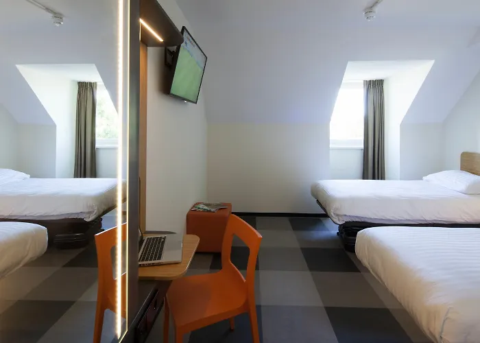 Easyhotel Centre Hotel 2*