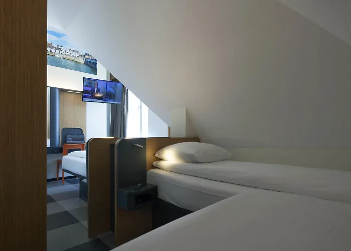 Easyhotel Centre 2*
