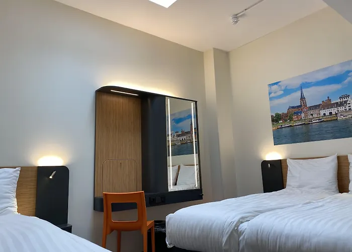 Hotel Easyhotel Centre