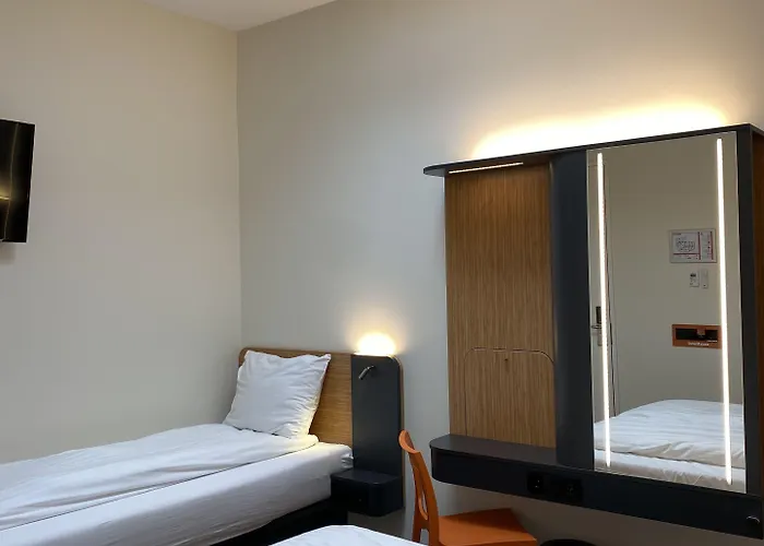 Easyhotel Centre Отель