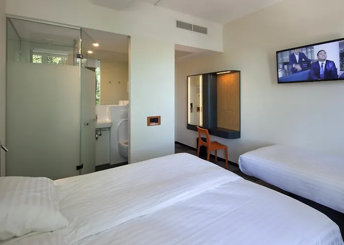 Easyhotel Centre Hotel