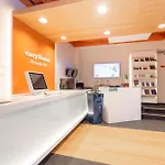 Easyhotel Centre 2*