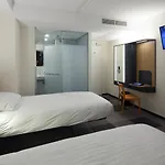 Easyhotel Centre 2*