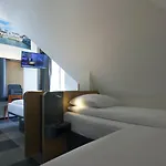 Easyhotel Centre 2*