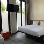 Easyhotel Centre Hotel