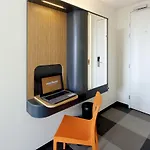 Easyhotel Centre 2*
