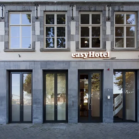 Easyhotel Centre Hotel