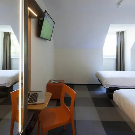 Easyhotel Centre Hotel 2*