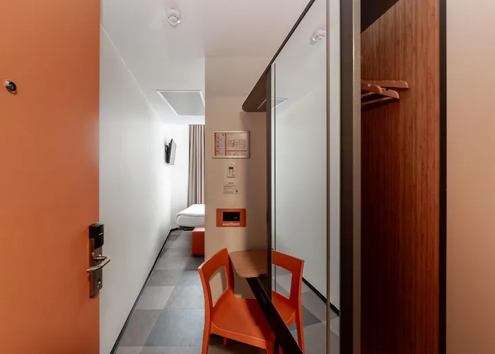 Easyhotel Centre 酒店