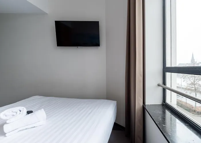 Easyhotel Centre 酒店 2*