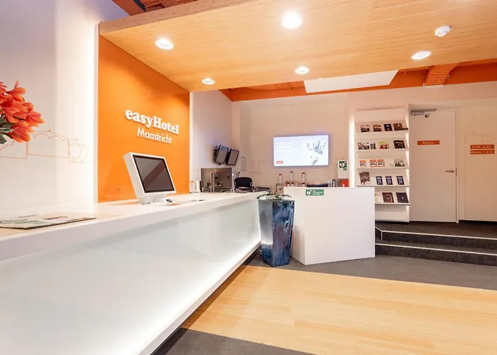 Easyhotel Centre 2*